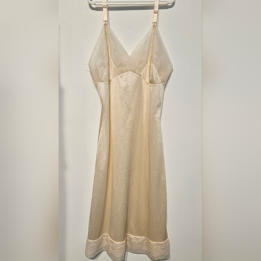 Movie Star Elegant Cream Women's Slip